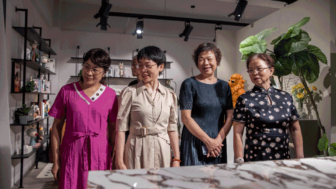 微信图片_20231130170623.gif 微信图片_20231130170623.gif